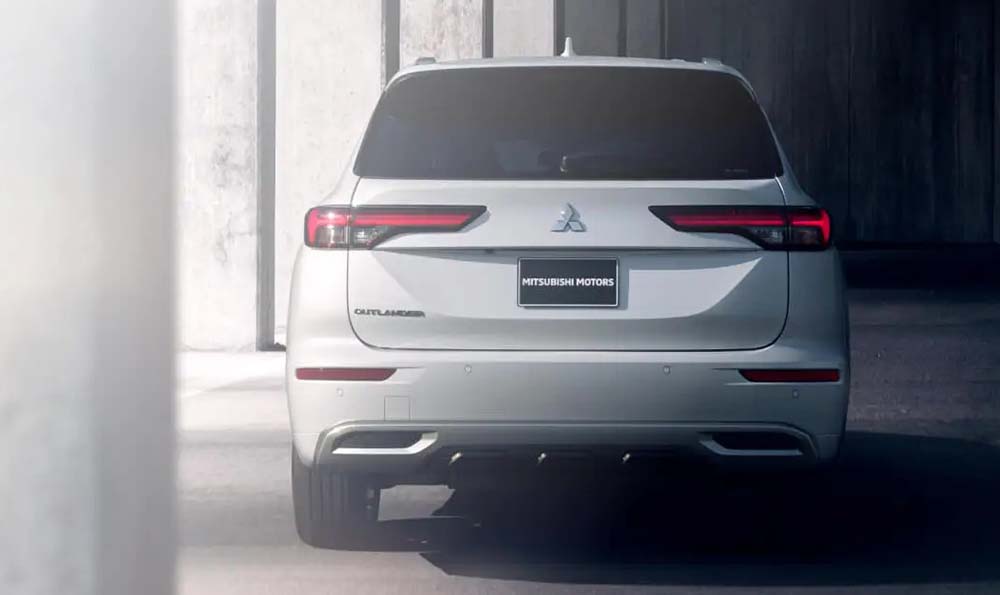 New Mitsubishi Outlander 2023 Left Hand Drive photo: Back view image