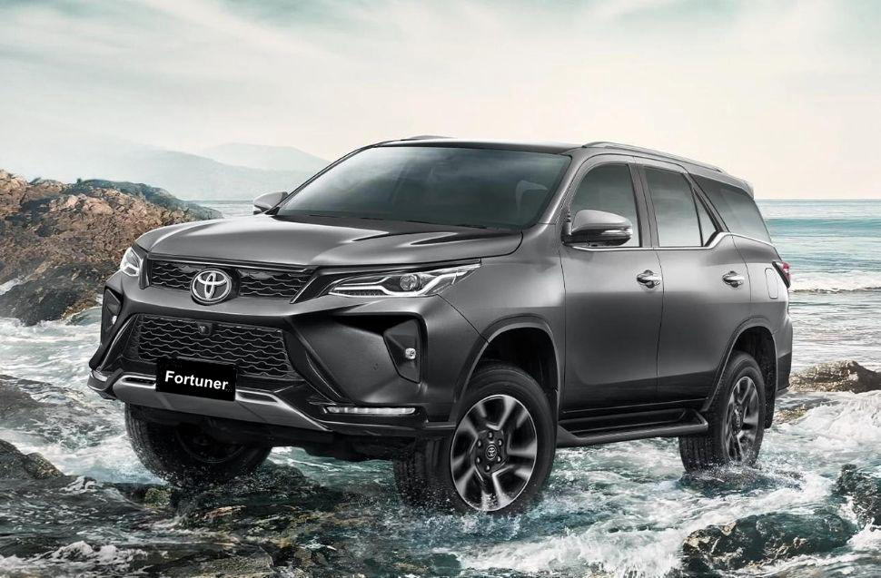 New Toyota Fortuner photo: Front view image