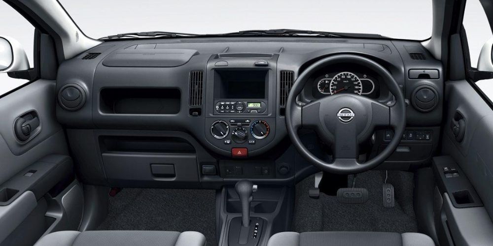 New Nissan AD photo: Cockpit view image