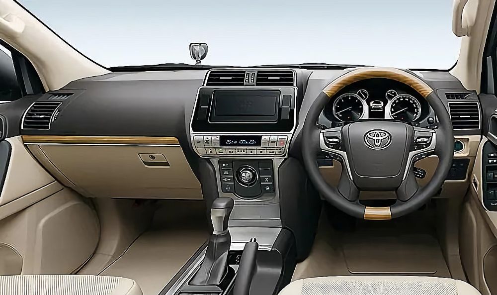 New Toyota Land Cruiser PRADO TXL photo: Cockpit view image