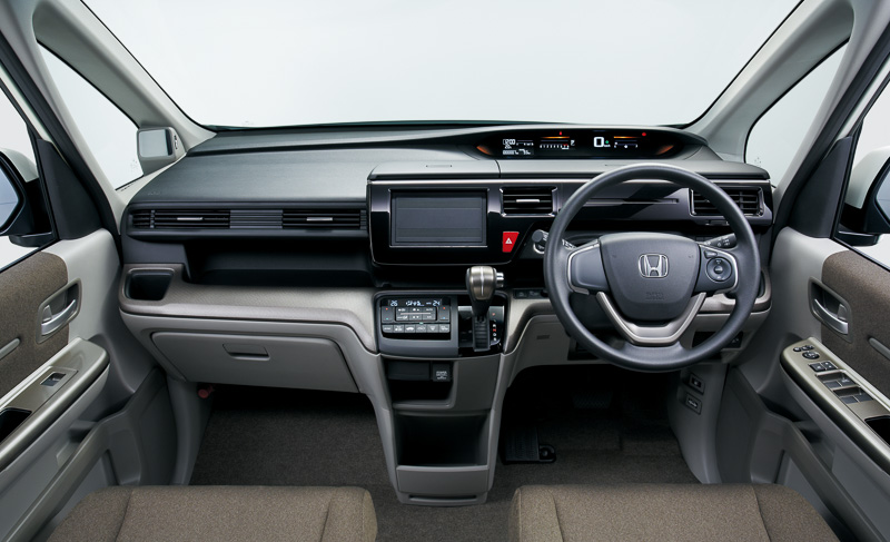 New Honda Step Wagon Cockpit picture, Driver view photo and Interior image