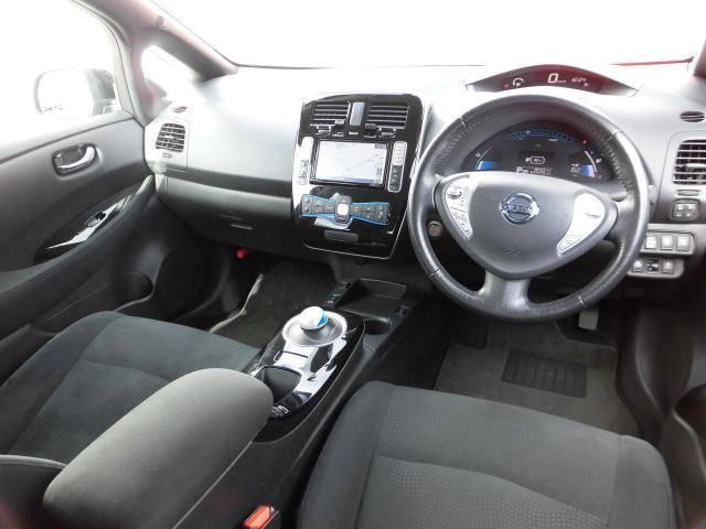 Used Nissan Leaf Black body color 2013 model photo: Interior view