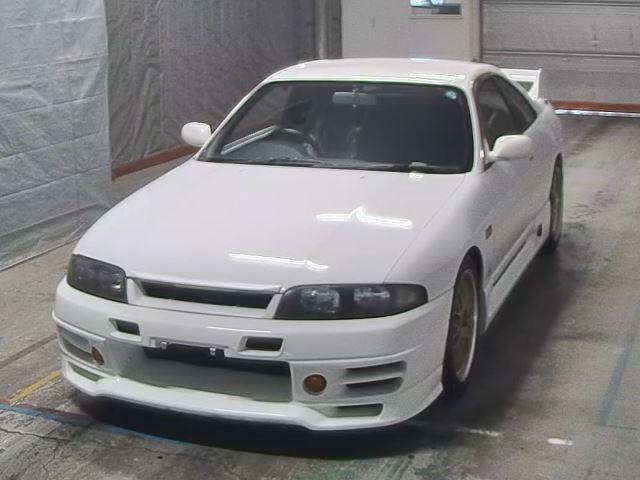 Used Nissan Skyline photo: Front view image