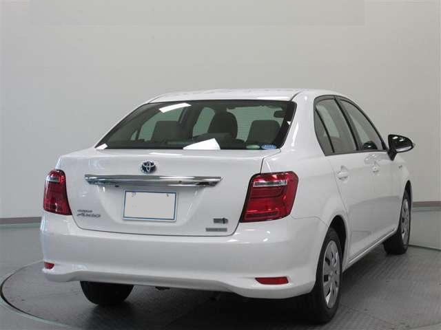 Toyota Corolla Axio Hybrid used car 2016 model White Pearl color photo: Rear view