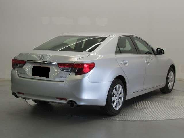 Used Toyota Mark X Silver body color 2014 model photo: Back view